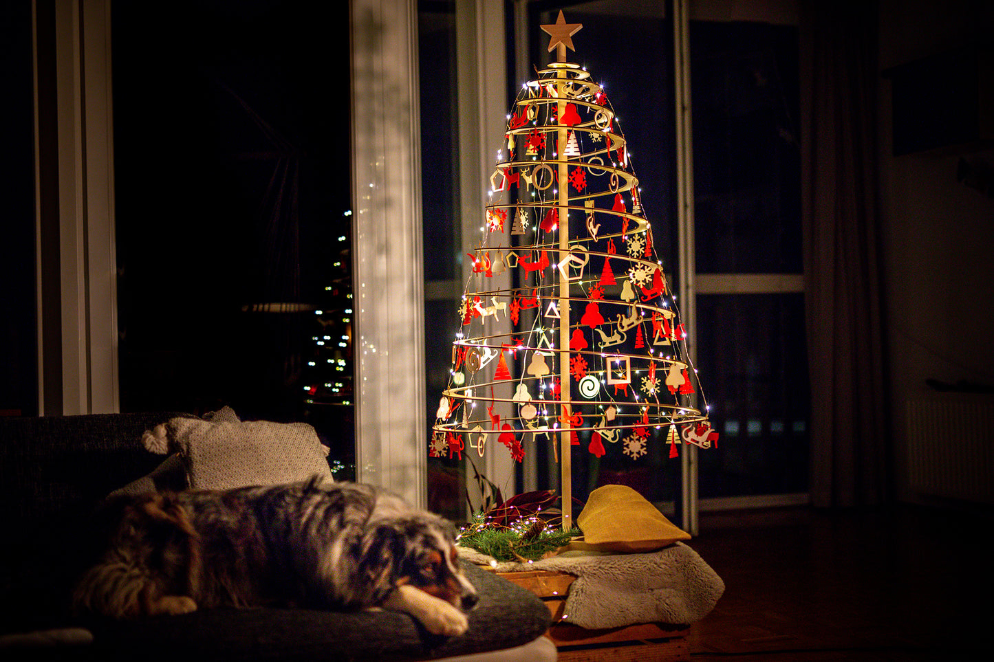 Spira Large - Santa's Light Shop