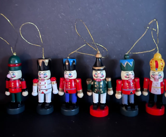 Nutcracker Christmas Crackers - Perinteinen muotoilu Robin Reediltä