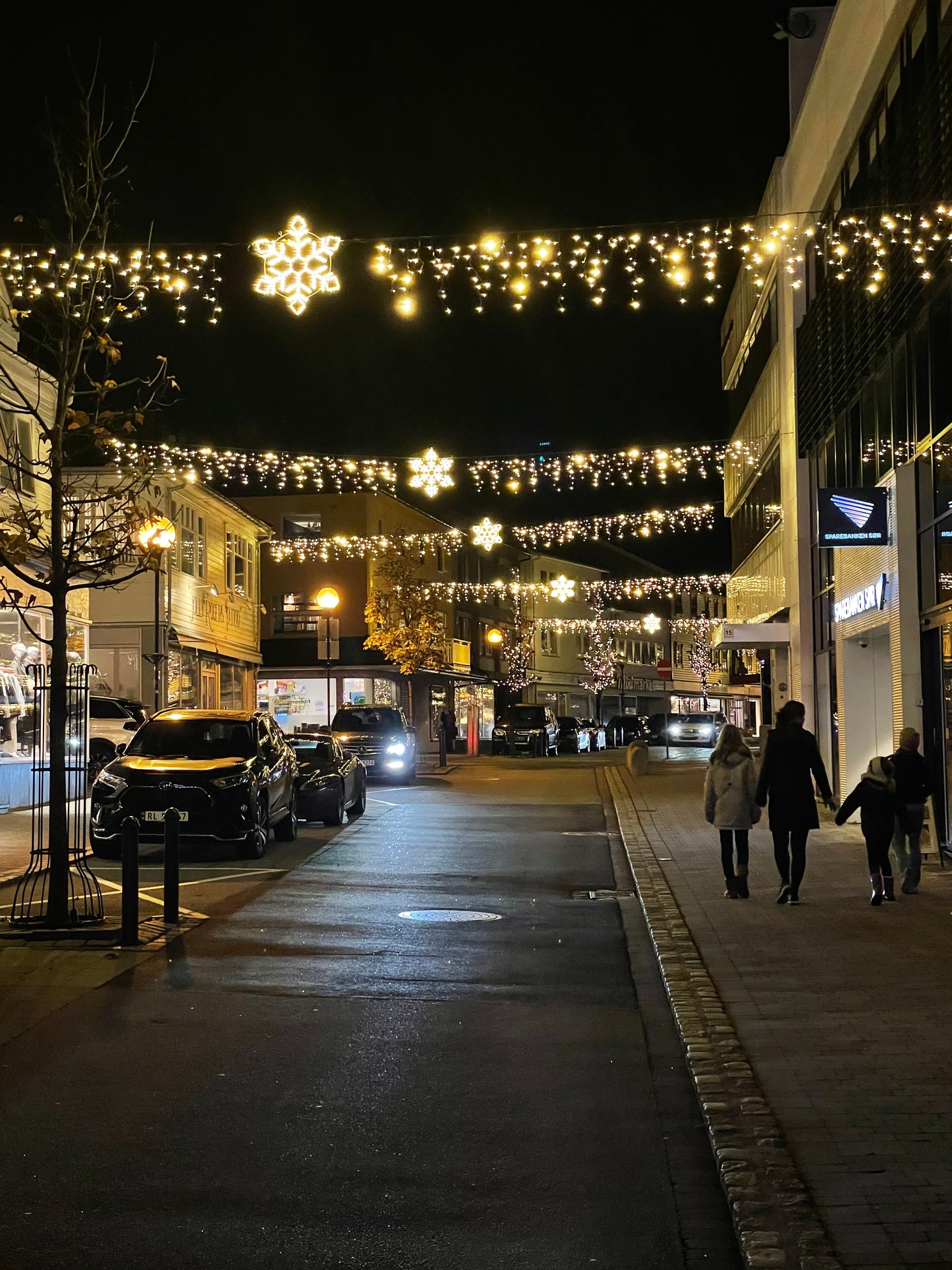 Jääpuikkovalot ulkokäyttöön - 5 metriä lämmin valkoinen.